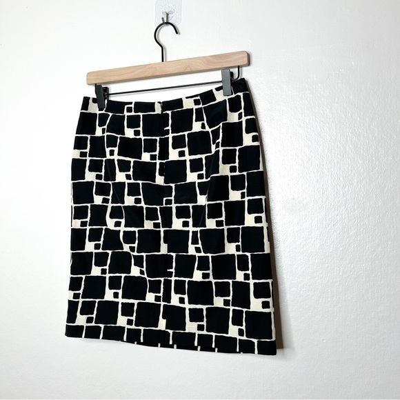 Banana Republic Contemporary Business Casual Career Silk Blend Pencil Skirt‎ 4P - Picture 8 of 10